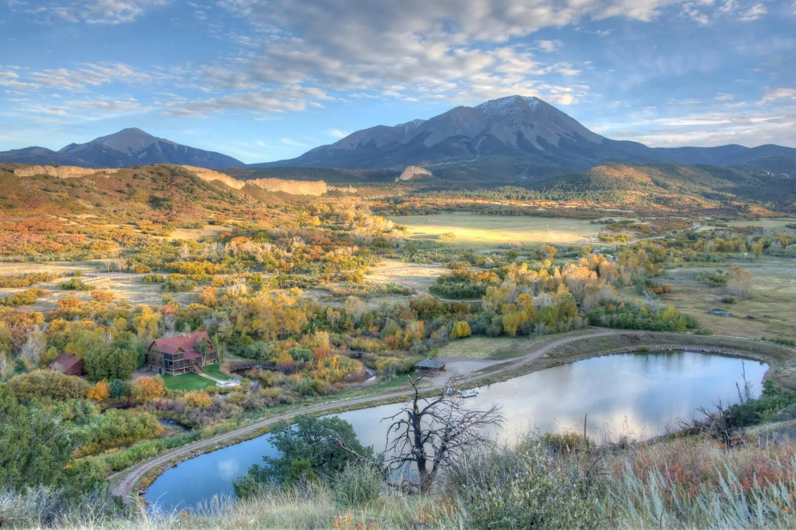 Wide view of the Wahatoya Valley and Spanish Peaks.